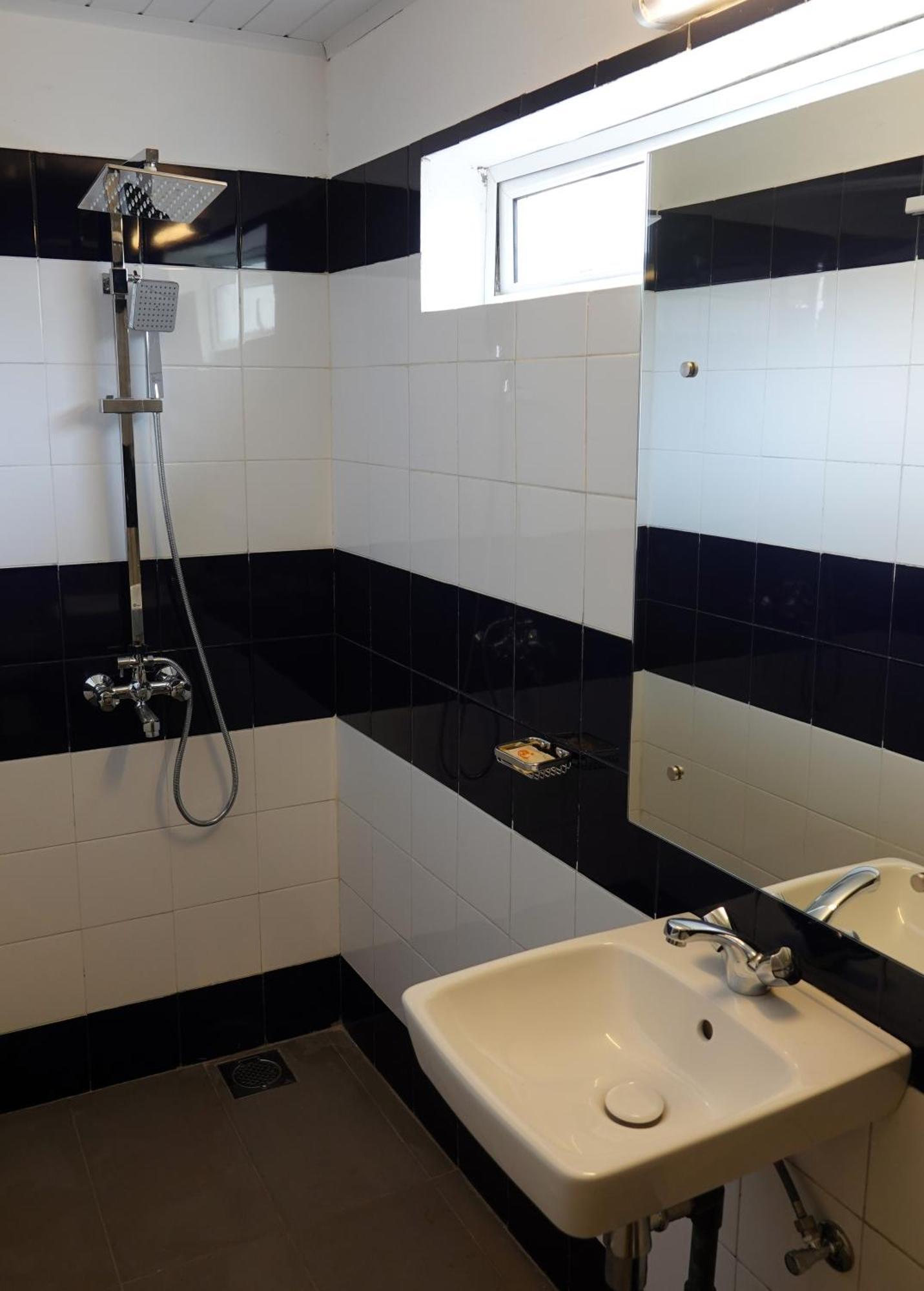 Hotel J Негомбо Екстер'єр фото